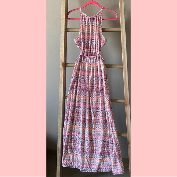 dRA Maxi Dress with Cut-Outs - Picture 2 of 2